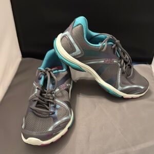 Ryka 6 Women's Gray and Teal Athletic Shoes new without a box